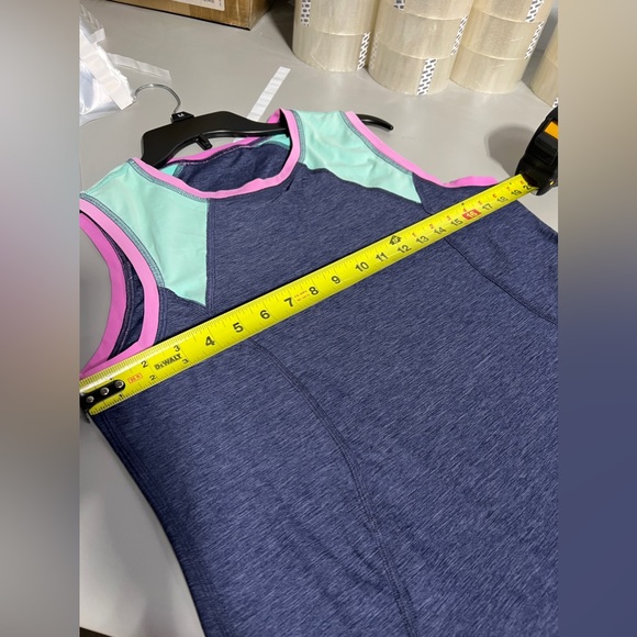 Sofibella Golf athetic tank top sz L - Picture 4 of 6